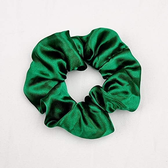 4 FOR $16 🔥 Green Satin Scrunchie Hair Tie - Picture 4 of 5